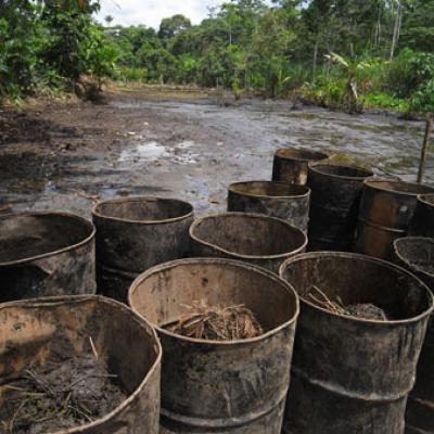 Julien gomba texaco ecuador piscine dechets